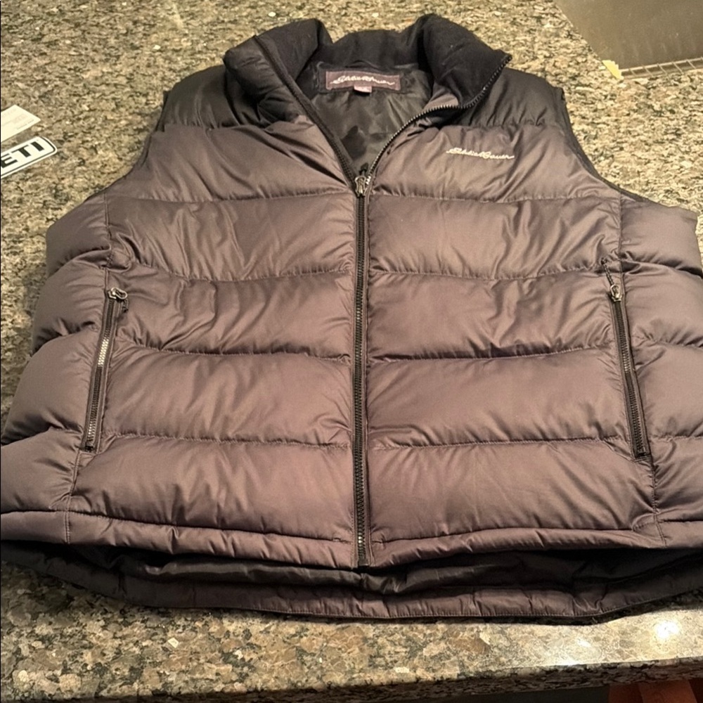 Eddie Bauer Men's Charcoal Puffer Vest